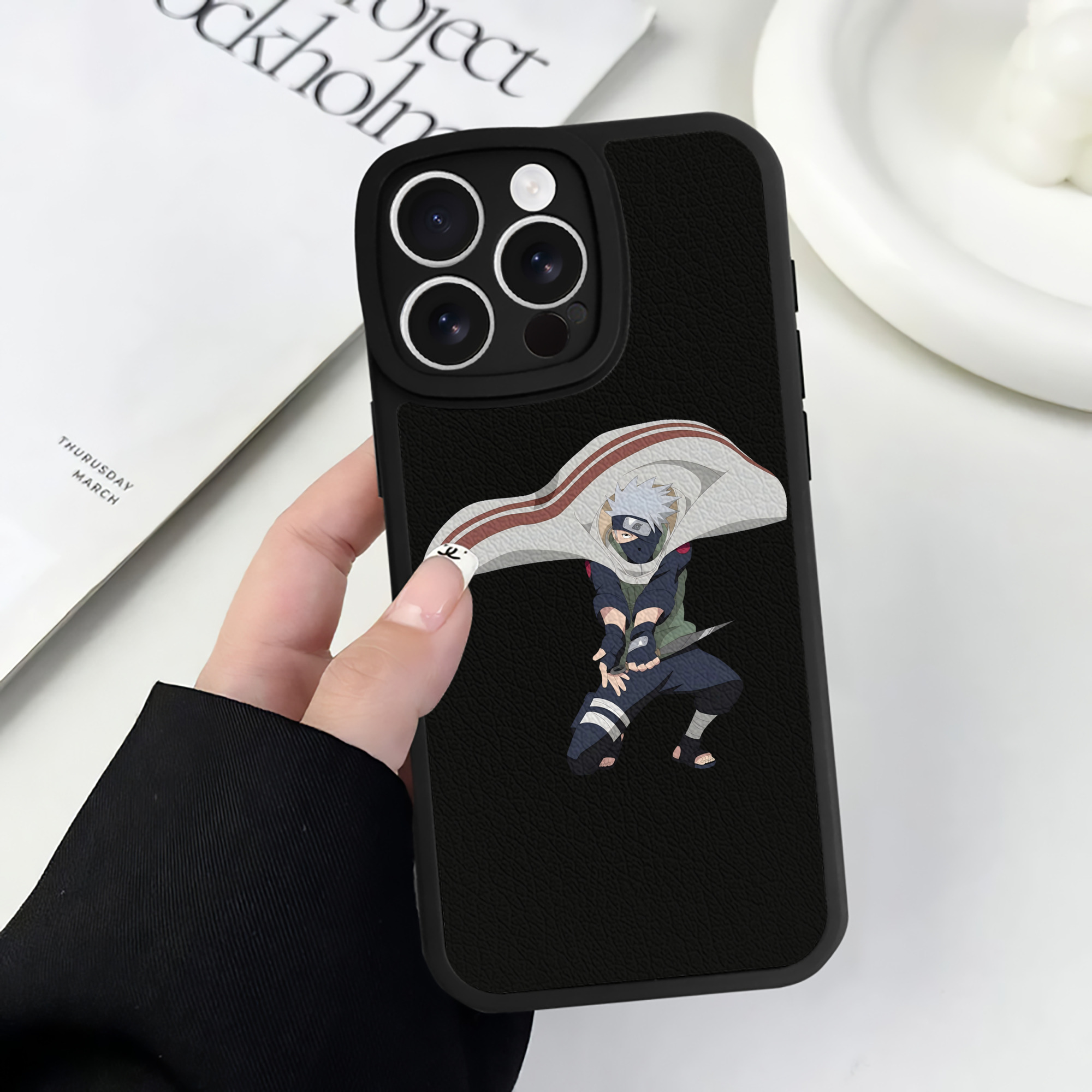 （画像用） NARUTO -ナルト- はたけ カカシ Hatake Kakashi 【iPhone 16シリーズ対応】シリコンスマホケース（レザー調） 材質：シリコン